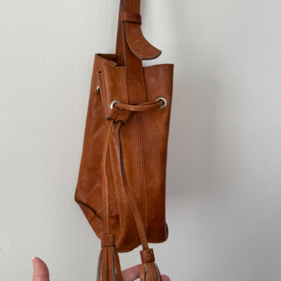 Puro Uta Pin Pin Leather Cross body Shoulder Bucket Bag Cognac - Picture 6 of 10